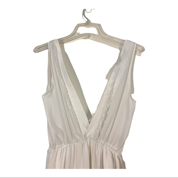 Dainty Hooligan white lace trim shorts romper w/ plunging neckline front & back - Picture 2 of 7
